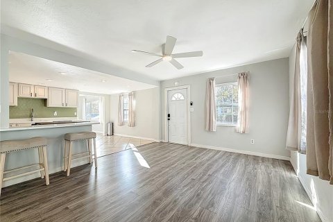 Casa en venta en Gulfport, Florida, 3 dormitorios, 123.75 m2 № 2108103 - foto 8