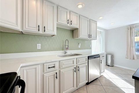 Casa en venta en Gulfport, Florida, 3 dormitorios, 123.75 m2 № 2108103 - foto 15
