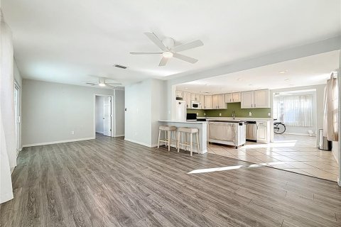 Casa en venta en Gulfport, Florida, 3 dormitorios, 123.75 m2 № 2108103 - foto 6