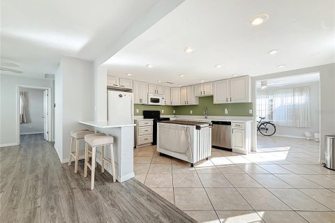 Casa en venta en Gulfport, Florida, 3 dormitorios, 123.75 m2 № 2108103 - foto 10
