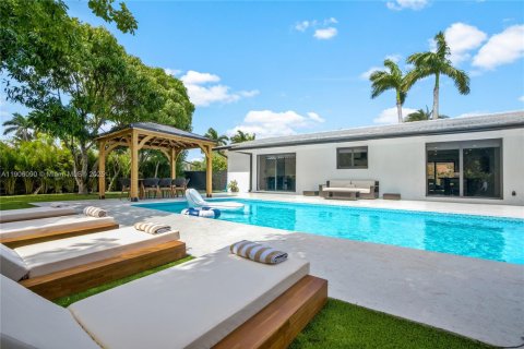 House in Miami, Florida 4 bedrooms, 181.62 sq.m. № 1956854 - photo 7