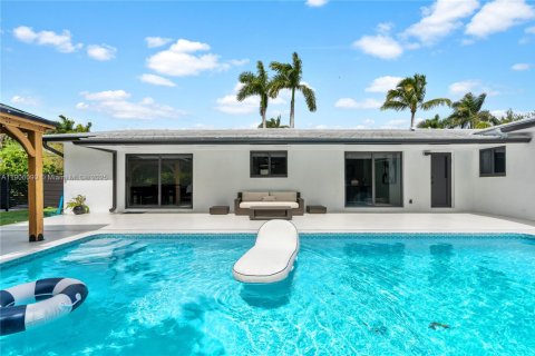 House in Miami, Florida 4 bedrooms, 181.62 sq.m. № 1956854 - photo 8