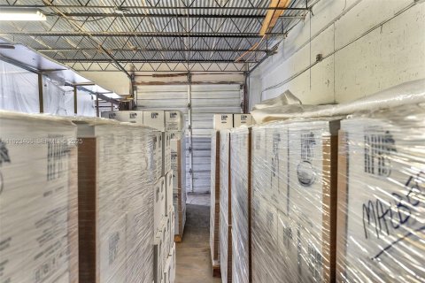 Immobilier commercial à vendre à Doral, Floride № 2039957 - photo 5