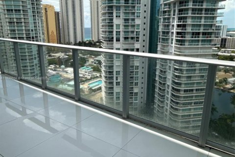 Condo in Sunny Isles Beach, Florida, 3 bedrooms  № 1842505 - photo 24