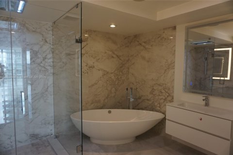 Condo in Sunny Isles Beach, Florida, 3 bedrooms  № 1842505 - photo 14