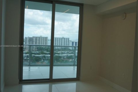 Condo in Sunny Isles Beach, Florida, 3 bedrooms  № 1842505 - photo 9