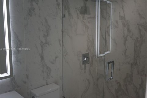 Condo in Sunny Isles Beach, Florida, 3 bedrooms  № 1842505 - photo 10