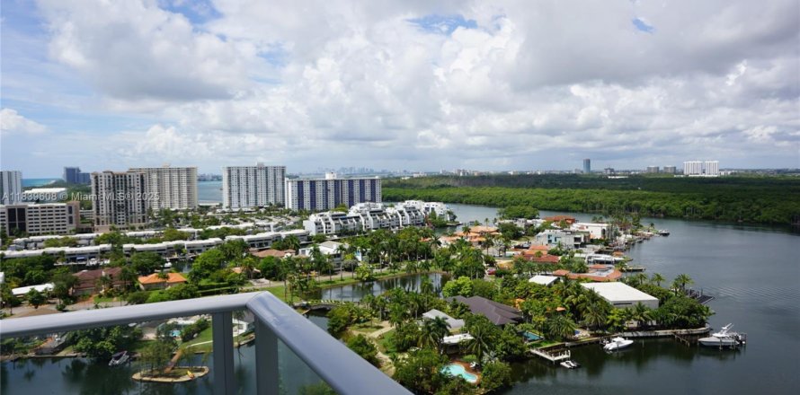 Condo in Sunny Isles Beach, Florida, 3 bedrooms № 1842505
