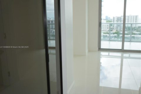 Condo in Sunny Isles Beach, Florida, 3 bedrooms  № 1842505 - photo 12