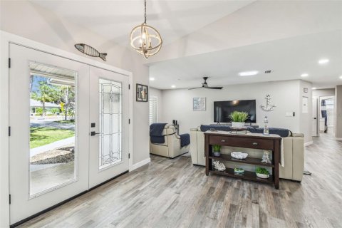 House in New Port Richey, Florida 3 bedrooms, 195.37 sq.m. № 1734849 - photo 25