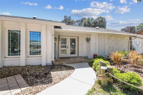 House in New Port Richey, Florida 3 bedrooms, 195.37 sq.m. № 1734849 - photo 3