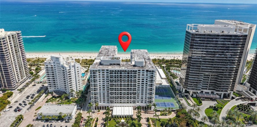 Condominio en Bal Harbour, Florida, 3 dormitorios  № 2052453