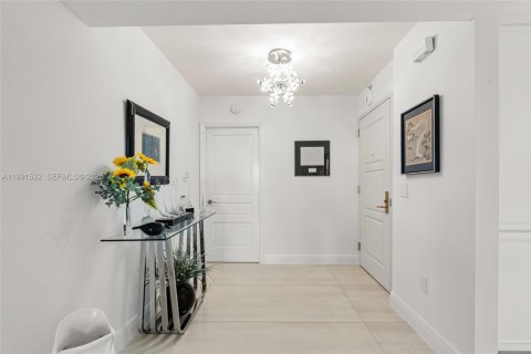 Condominio en venta en Bal Harbour, Florida, 3 dormitorios, 182.83 m2 № 2052453 - foto 6