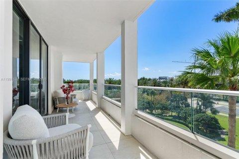 Condominio en venta en Bal Harbour, Florida, 3 dormitorios, 182.83 m2 № 2052453 - foto 29