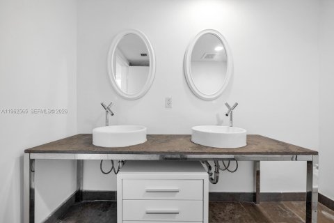 Copropriété à louer à Miami, Floride: 1 chambre, 68 m2 № 2023779 - photo 15