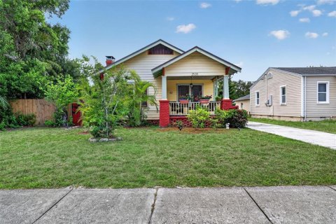 House in Saint Petersburg, Florida 2 bedrooms, 89 sq.m. № 2299253