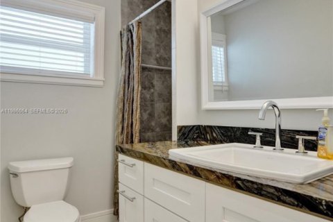 Apartamento en alquiler en Fort Lauderdale, Florida, 3 dormitorios, 128.39 m2 № 2047622 - foto 19