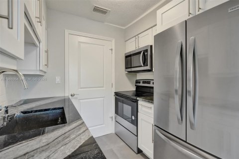 Apartamento en alquiler en Fort Lauderdale, Florida, 3 dormitorios, 128.39 m2 № 2047622 - foto 8