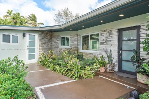 Casa en venta en Miami, Florida, 4 dormitorios, 253.53 m2 № 1928676 - foto 10