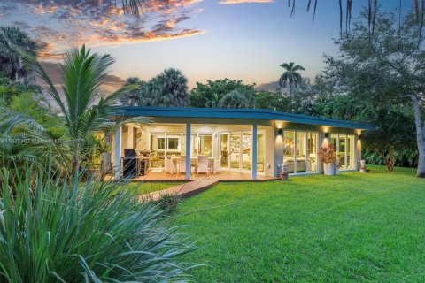 Casa en venta en Miami, Florida, 4 dormitorios, 253.53 m2 № 1928676 - foto 4