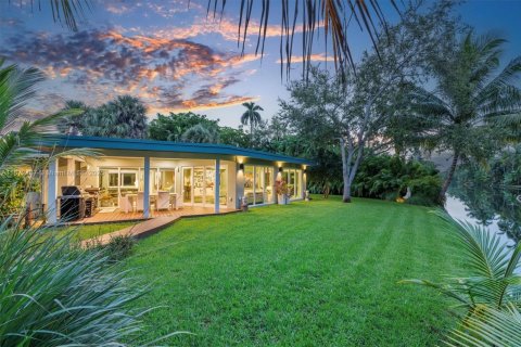 Casa en venta en Miami, Florida, 4 dormitorios, 253.53 m2 № 1928676 - foto 1