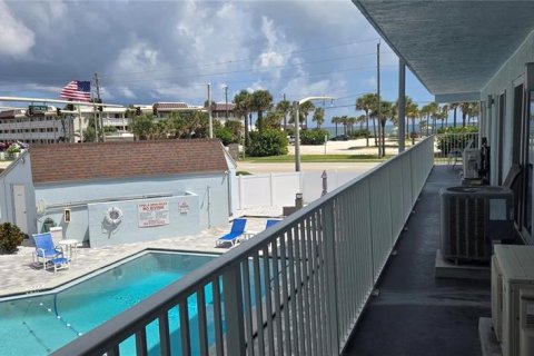 Condo in New Smyrna Beach, Florida, 1 bedroom  № 2239833 - photo 2