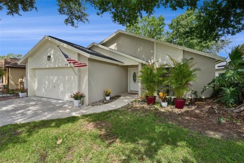 House in Winter Springs, Florida 2 bedrooms, 168.34 sq.m. № 2216418