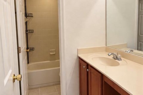 House in Orlando, Florida 4 bedrooms, 244.24 sq.m. № 2396564 - photo 25
