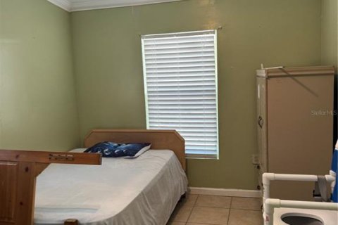House in Apopka, Florida 6 bedrooms, 302.4 sq.m. № 1721929 - photo 17