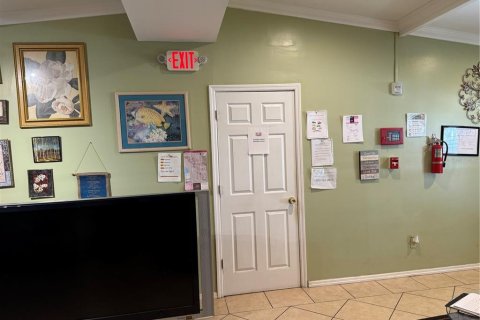 House in Apopka, Florida 6 bedrooms, 302.4 sq.m. № 1721929 - photo 5
