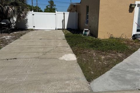 House in Apopka, Florida 6 bedrooms, 302.4 sq.m. № 1721929 - photo 7