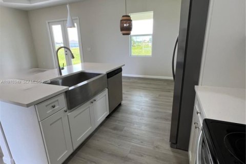 Villa ou maison à louer à LaBelle, Floride: 4 chambres, 133.69 m2 № 2040960 - photo 2