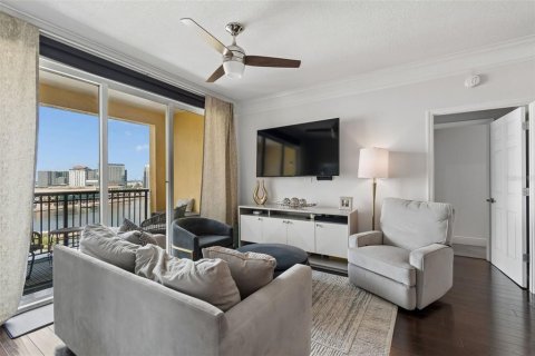 Condo in Tampa, Florida, 2 bedrooms  № 2096688 - photo 4