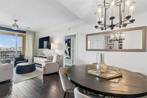 Condo in Tampa, Florida, 2 bedrooms  № 2096688 - photo 11