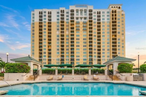 Condo in Tampa, Florida, 2 bedrooms  № 2096688