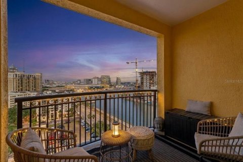 Condo in Tampa, Florida, 2 bedrooms  № 2096688 - photo 2