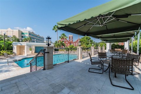 Condo in Tampa, Florida, 2 bedrooms  № 2096688 - photo 27