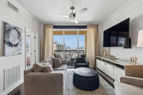 Condo in Tampa, Florida, 2 bedrooms  № 2096688 - photo 5