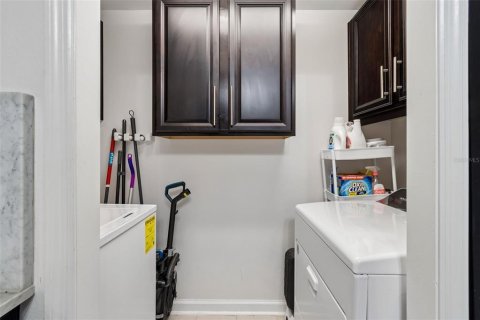 Condo in Tampa, Florida, 2 bedrooms  № 2096688 - photo 24