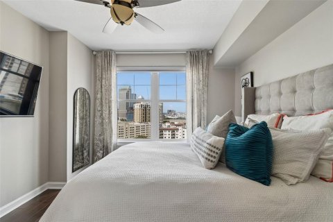 Condo in Tampa, Florida, 2 bedrooms  № 2096688 - photo 17