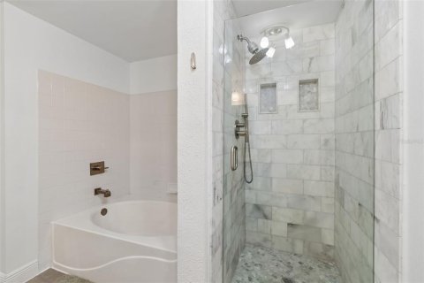 Condo in Tampa, Florida, 2 bedrooms  № 2096688 - photo 19