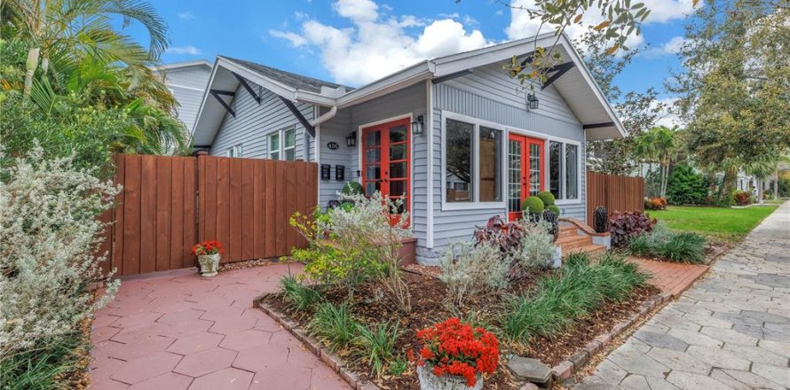 Casa en Saint Petersburg, Florida 5 dormitorios, 291.34 m2 № 1722939