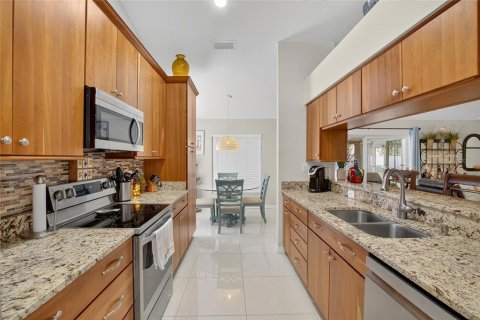 House in Riverview, Florida 3 bedrooms, 245.17 sq.m. № 1910719 - photo 17