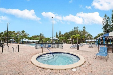Condominio en venta en Coconut Creek, Florida, 2 dormitorios, 120.77 m2 № 2243449 - foto 18