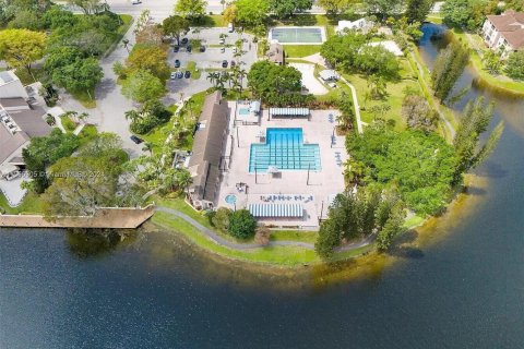 Condominio en venta en Coconut Creek, Florida, 2 dormitorios, 120.77 m2 № 2243449 - foto 16
