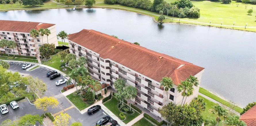 Condominio en Coconut Creek, Florida, 2 dormitorios  № 2243449