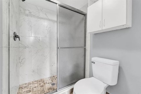 Condominio en venta en Coconut Creek, Florida, 2 dormitorios, 120.77 m2 № 2243449 - foto 11