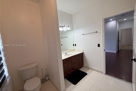 House in Miami, Florida 3 bedrooms, 156.17 sq.m. № 2031742 - photo 7