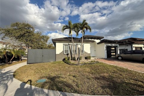 Casa en Miami, Florida 3 dormitorios, 156.17 m2 № 2031742