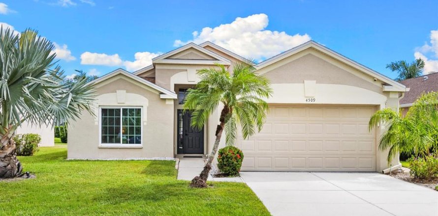 Villa ou maison à Bradenton, Floride 4 chambres, 156.54 m2 № 1912697